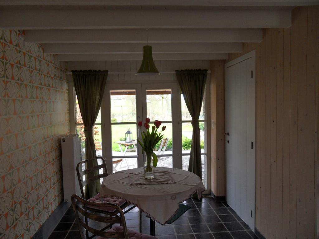 B&B 'Het Logiement Sint-Maria-Lierde Oda fotoğraf